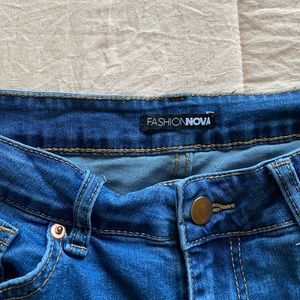 Skinny jeans. Fashion nova.